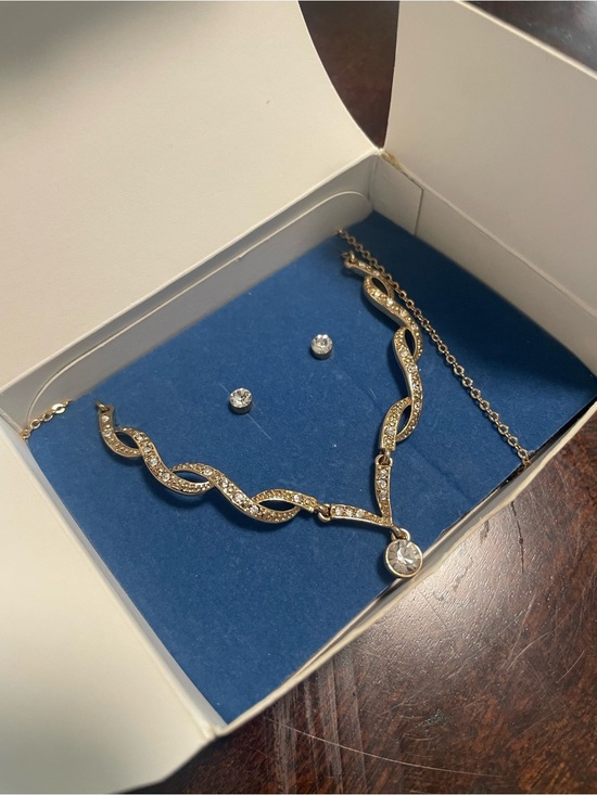 Avon Jewelry - Avon Gold-Tone Crystal Twist Pendant Necklace with Clear Studs